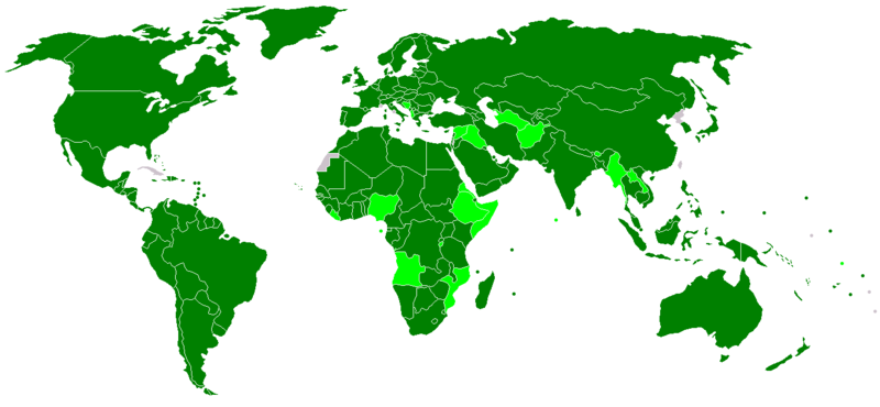 Carte du monde montrant en vert les pays membres du FMI et en vert clair ceux n’acceptant pas certaines obligations de l’article VIII.