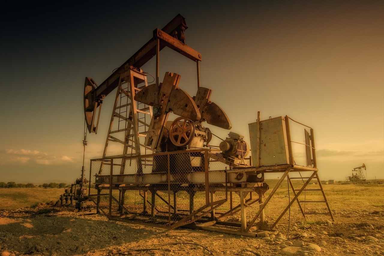 plate forme de forage pétrolier, industrie, vieille, sur le terrain, industrie pétrolière, la pompe à huile, forage, plate-forme, machine, géorgie, la campagne, le coucher du soleil, nature, crépuscule